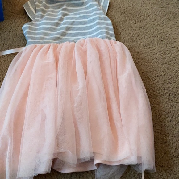 Little girls dress size 5 - Picture 2 of 2
